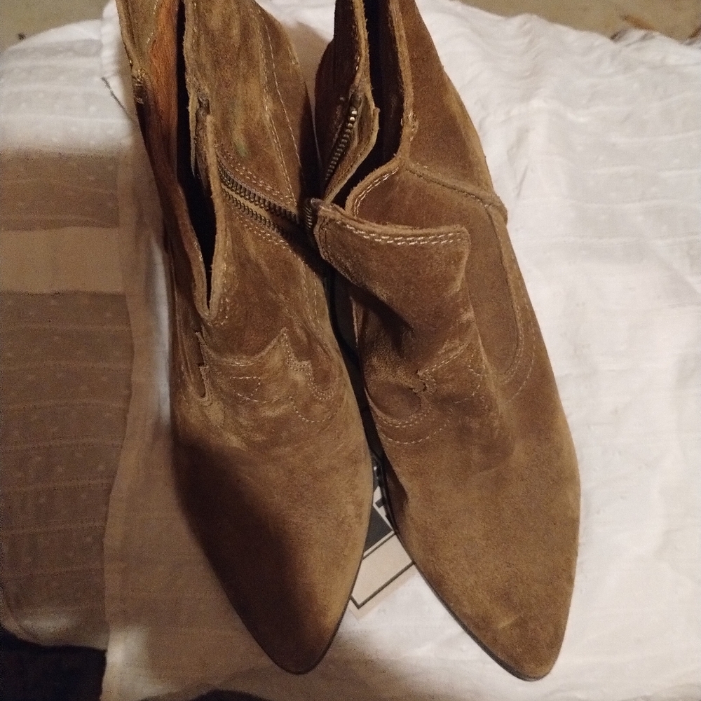 Frye booties 9.5 brown suede